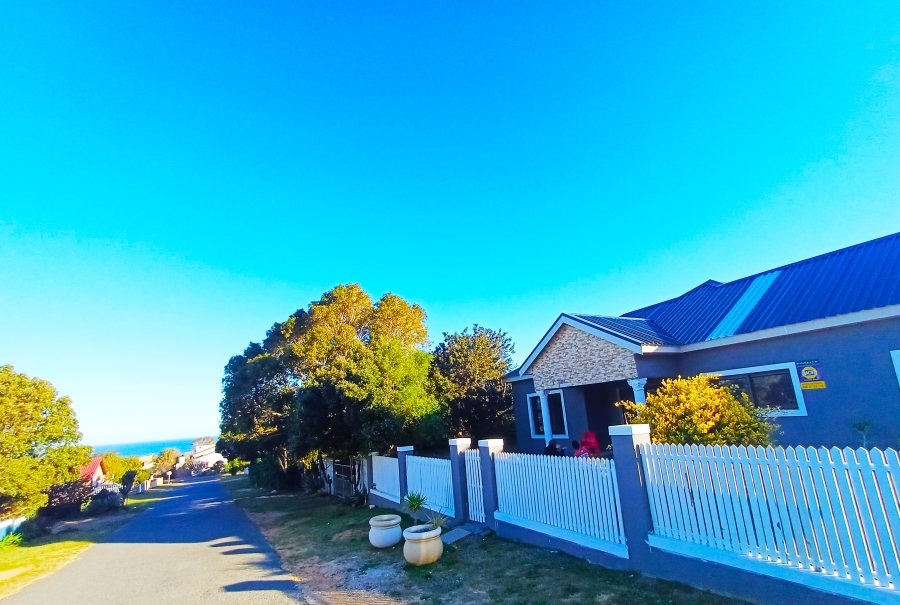 4 Bedroom Property for Sale in Palmiet Western Cape